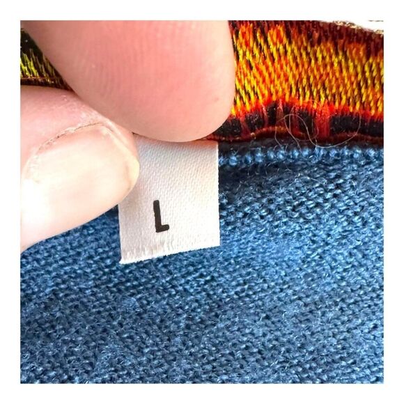 James Pringle Weavers Blue Sleeveless Vest Large 100% Pure Wool British Isles - Picture 3 of 7